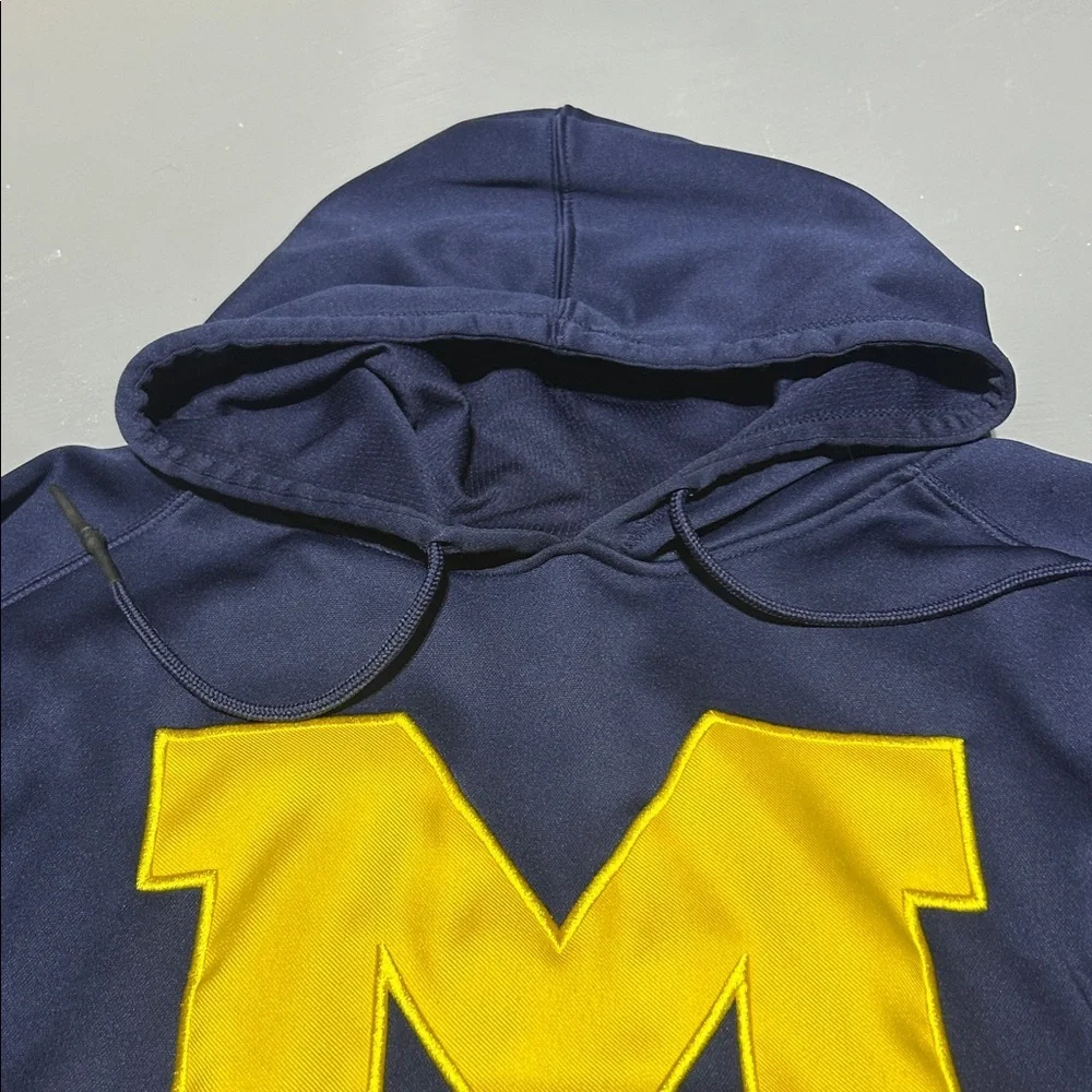 Champion University of Michigan Navy and Maize Embroidered Hoodie (Men XL)